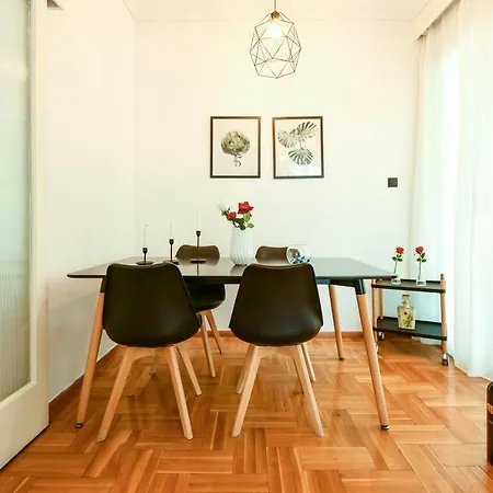 Center Apartment *